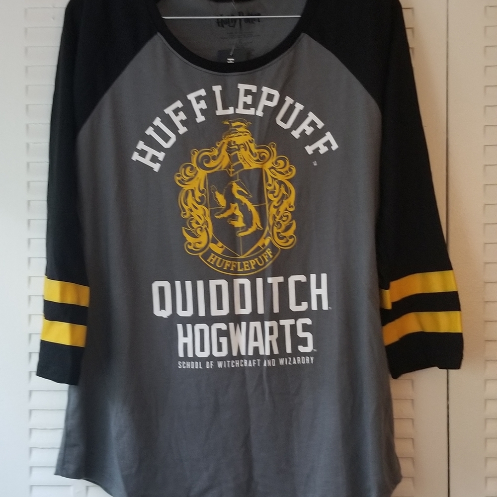 Hot Topic Harry Potter Hufflepuff Raglan Shirt
